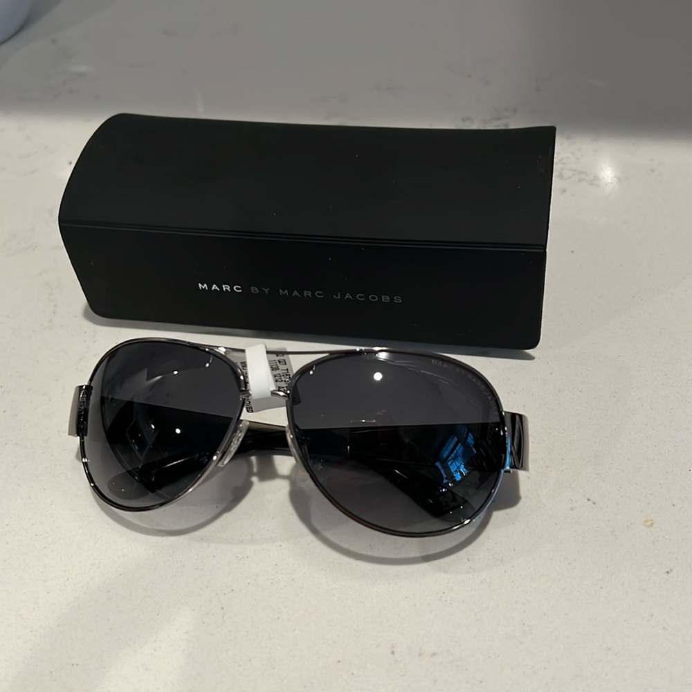 Marc Jacobs polarized sunglasses, NWT